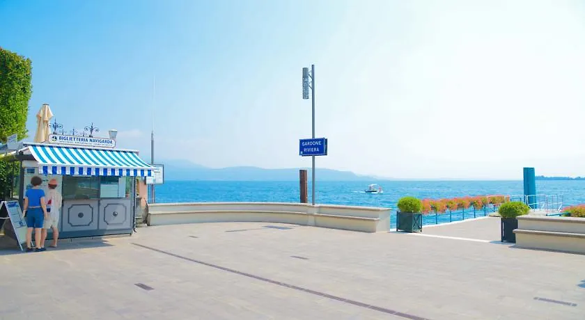 La Gardonese Suite Apartment Gardone Riviera 0*,  Italia