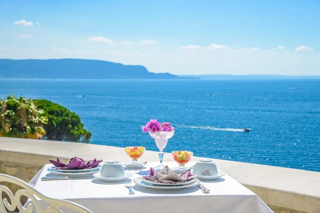La Gardonese Suite Apartment Gardone Riviera Italia
